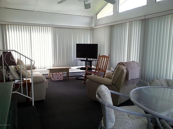 3rd image of 2 La Dunette Dr