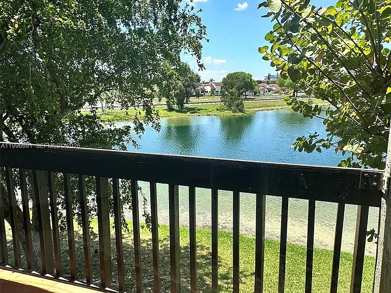 10000 NW 9th Street Cir #21 — Photo 4