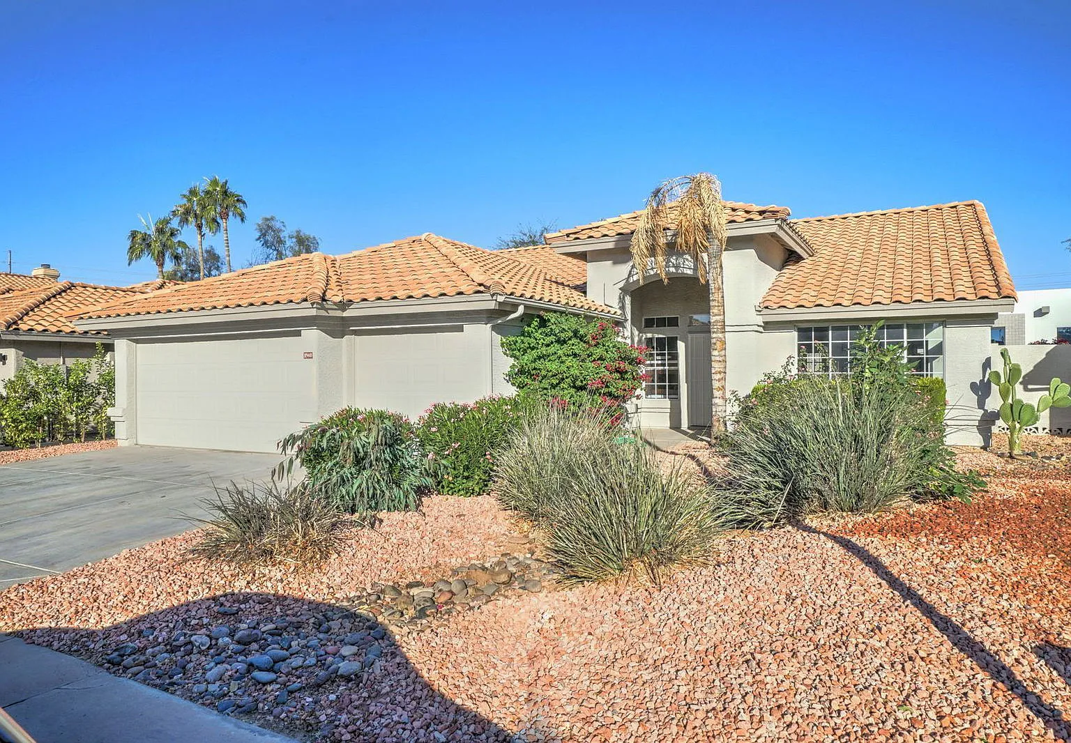 4 bed, 2.0 bath, 1922 sqft, $3,750 — Photo 4