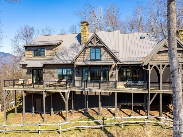 1100 Preserve Rd #1, Sylva, NC 28779