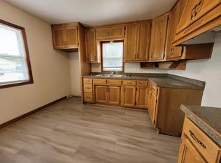 1858 Deckner Ave, Green Bay, WI 54302