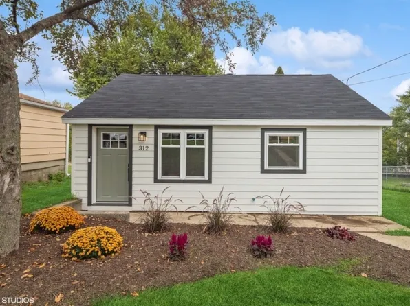 312 E Nebraska St, Elburn, IL 60119