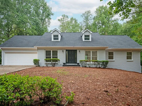 260 Brook Valley Dr, Roswell, GA 30075