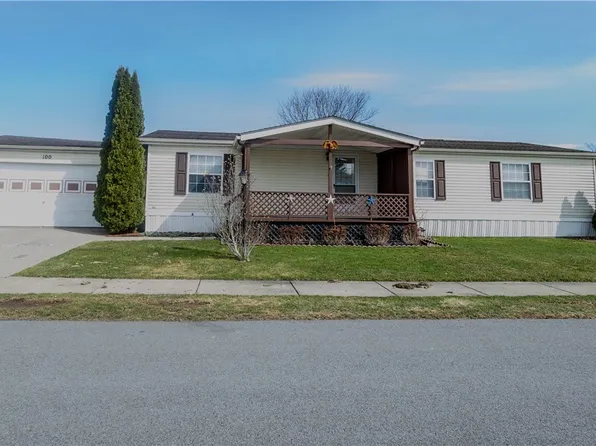 100 Golden Pond Est, Akron, NY 14001