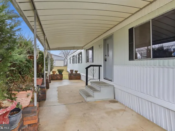 55 Walker Ave, Gettysburg, PA 17325