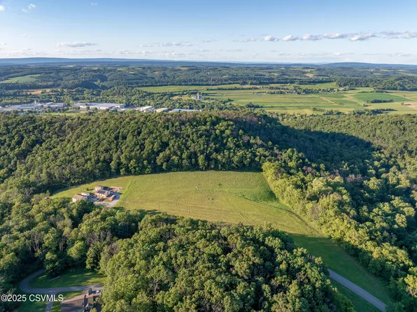 3 Freeburg Rd, Middleburg, PA 17842