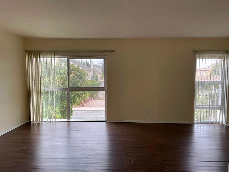 2104 Huntington Lane — Photo 2