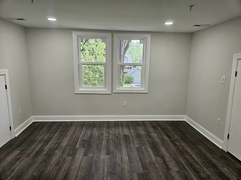1015 S Beechfield Ave — Photo 33