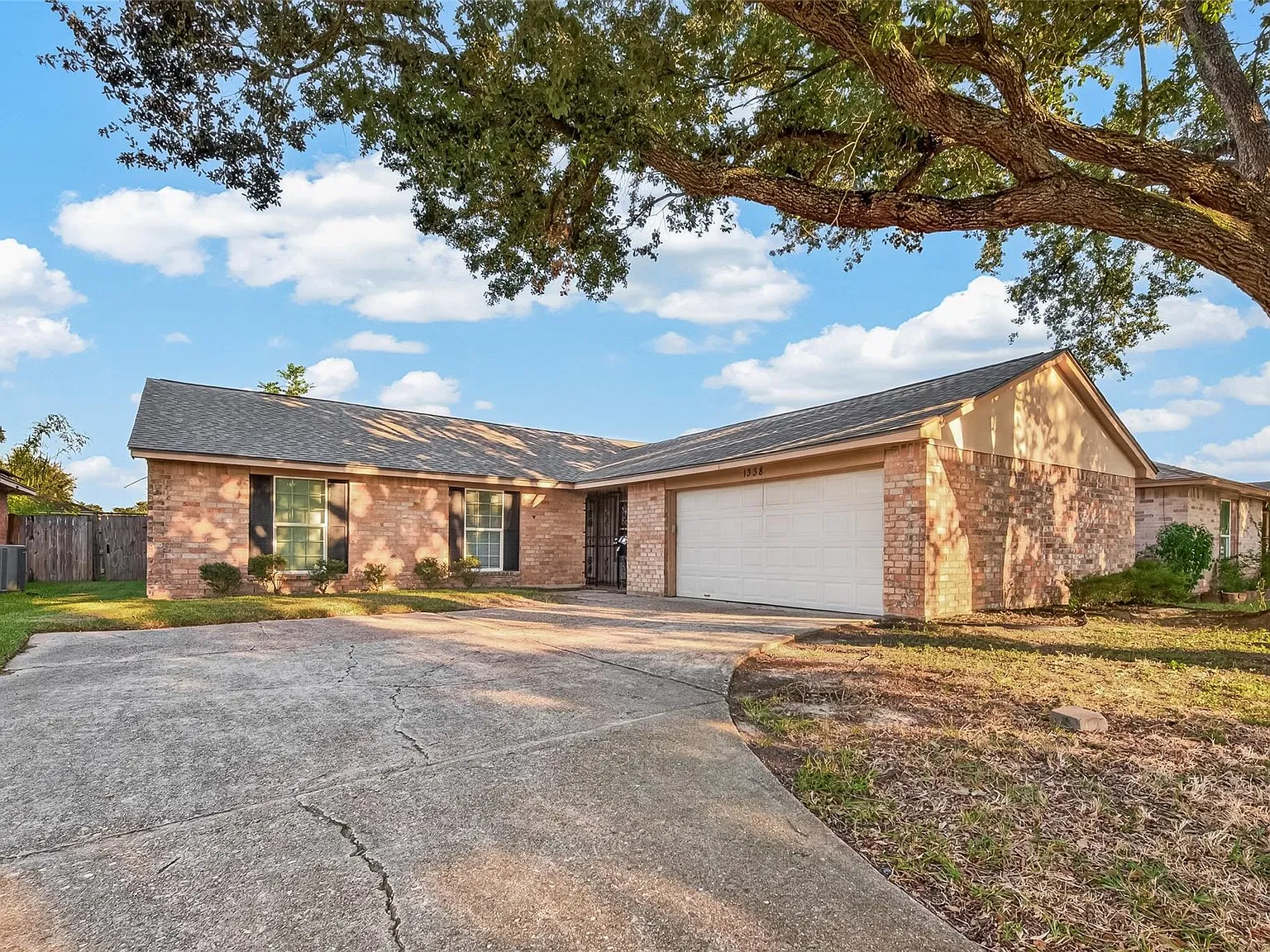3 bed, 2.0 bath, 1664 sqft, $1,750 — Photo 2