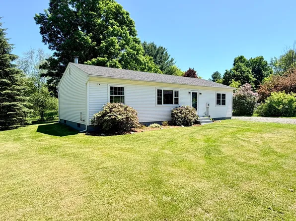 13 Scottsdale Road, Newport City, VT 05855