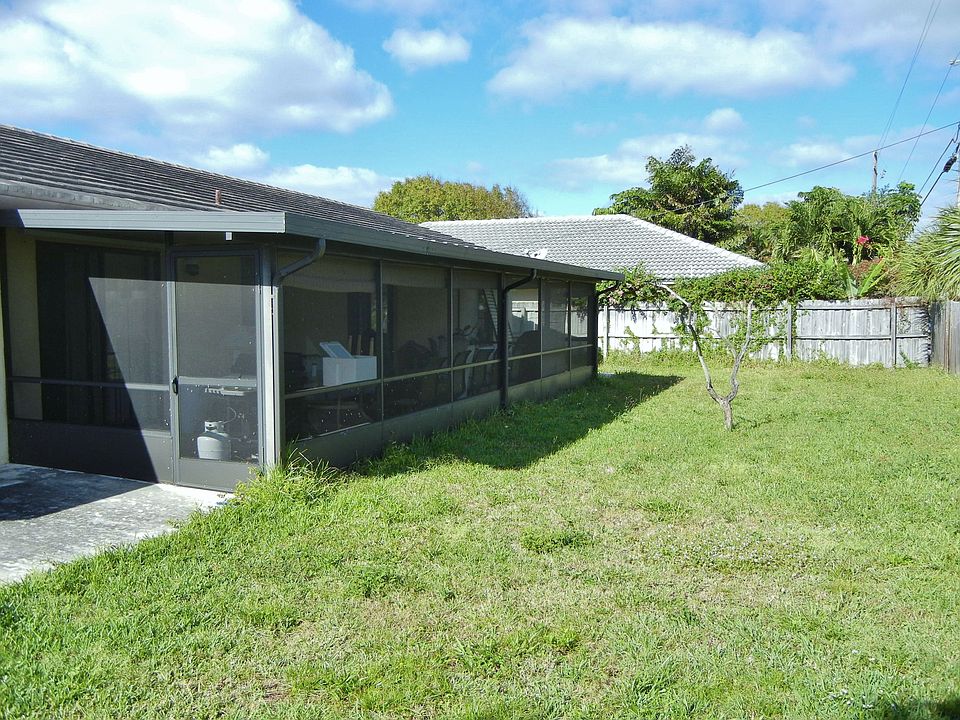 Back View/Porch