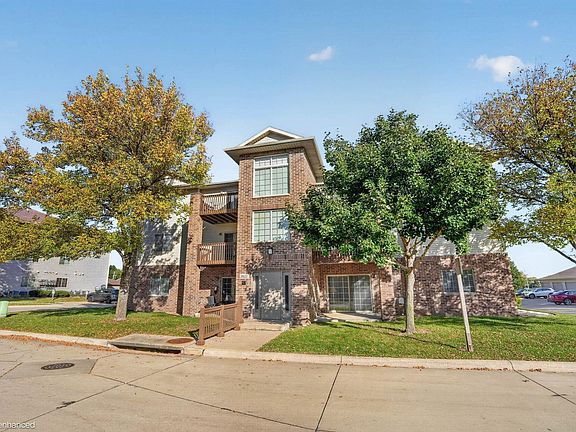 2nd image of 3633 Pheasant Ln APT 6