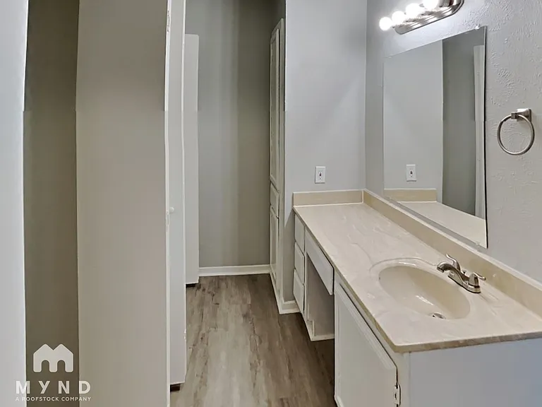 717 Timberoaks Dr — Photo 15
