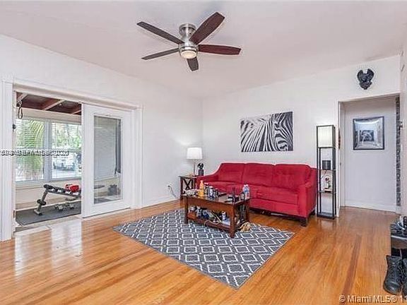 4th image of 1025 NE 17th Way