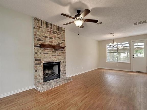 5th image of 13905 Maricella Ln