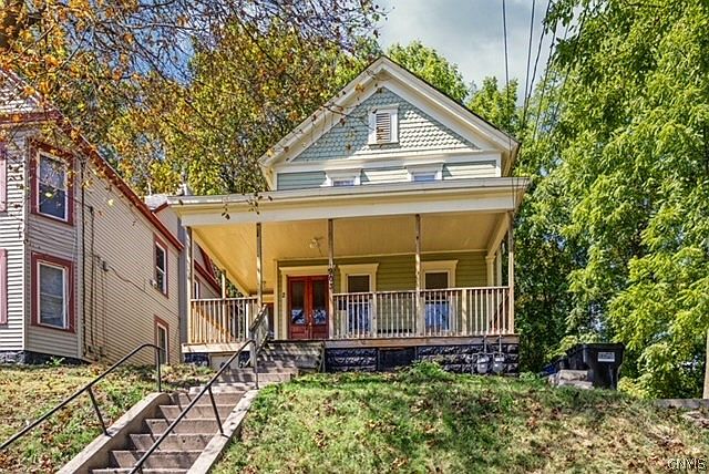 1st image of 903 Willis Ave #1