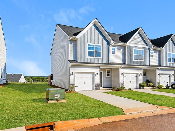 2nd image of 26 Apricot Ln