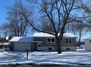 208 10th Street Cir, Prairie Du Sac, WI 53578