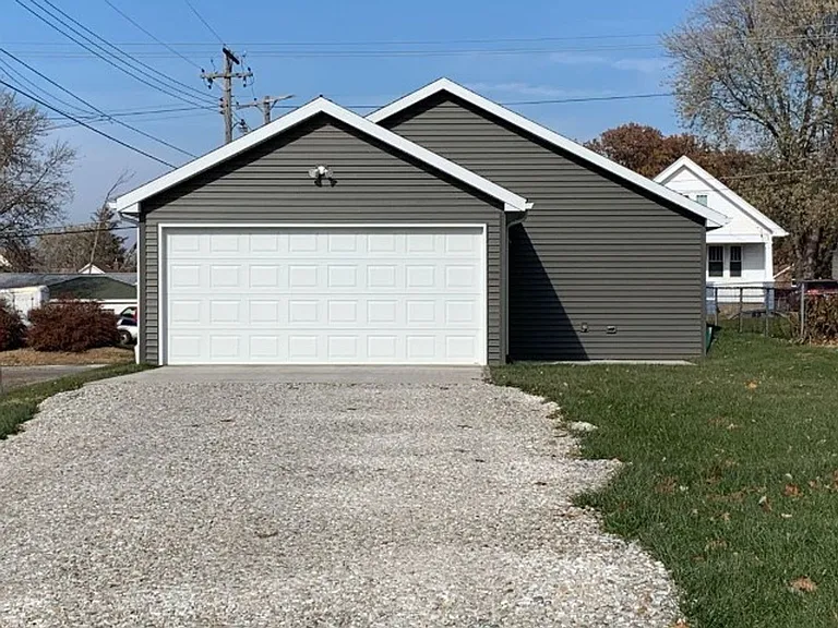 1216 Spruce St — Photo 9