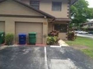1076 NE 210th Ter, Miami, FL 33179