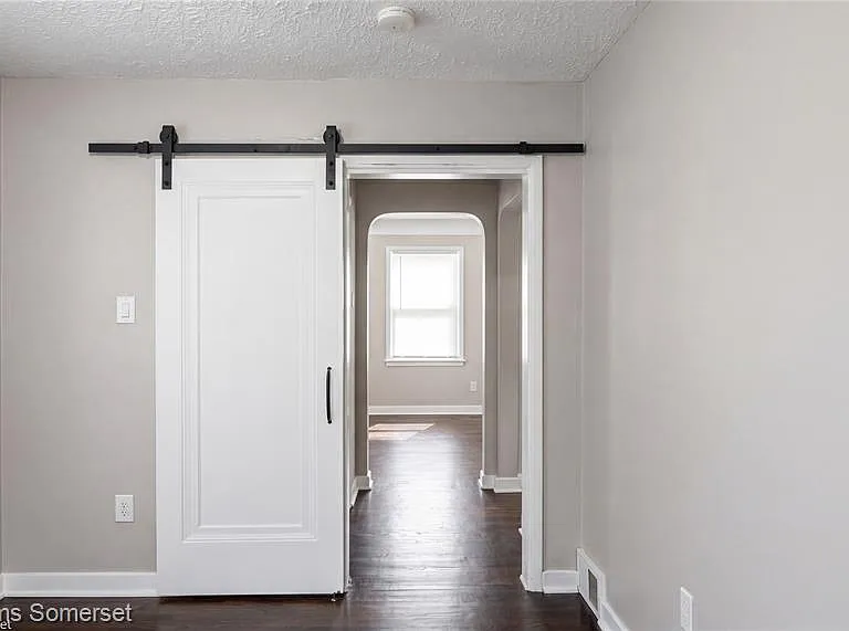 7256 Prospect Ave — Photo 8