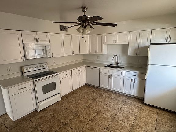 2nd image of 1414 E Dana Ave