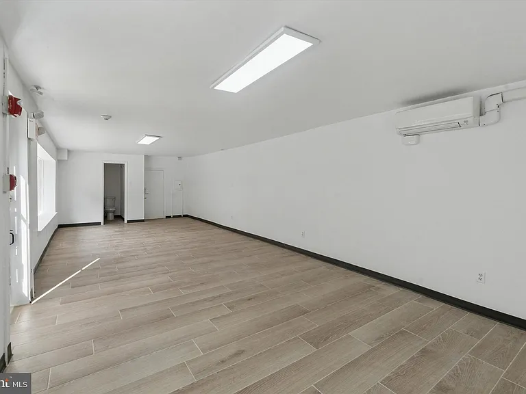 1538 Pine St #1R — Photo 5