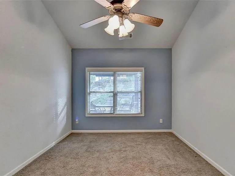 2130 Line Dr — Photo 18