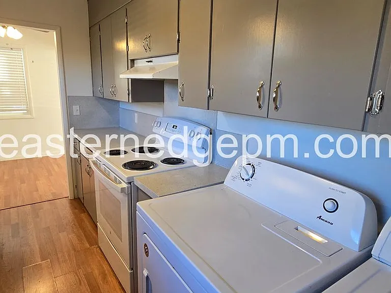 305-339 NW 8th Ave — Photo 16