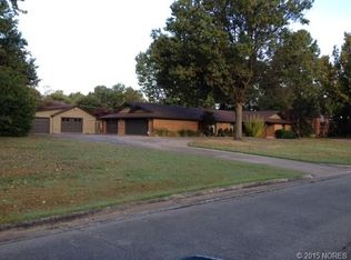 2715 Michael Rd, Muskogee, OK 74403