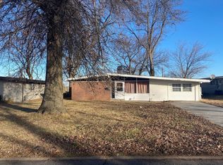 2705 Countryside Dr, Florissant, MO 63033