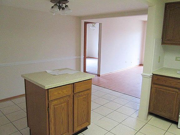 5th image of 1365 Ashland Ave APT 405