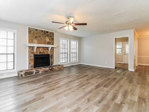 5th image of 2690 Deerfield Cir SW