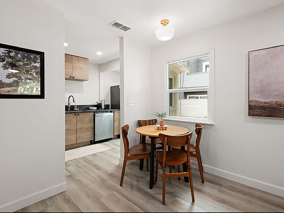 3rd image of 814 10th St #305