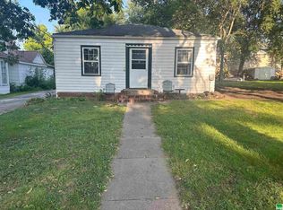 507 1st St, Sioux Rapids, IA 50585