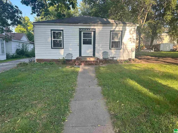 507 1st St, Sioux Rapids, IA 50585