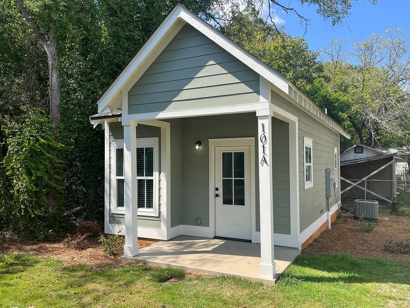 Brand-New 1-Bedroom Single family Home Near Downtown LaGrange! — Photo 1