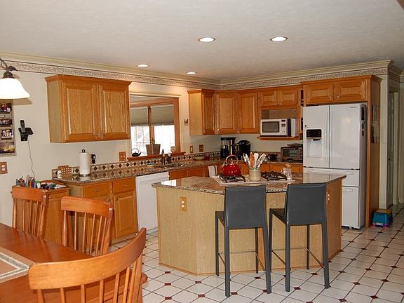 5th image of 6810 Rockport Ln