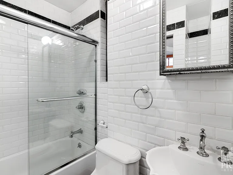 418 E 9th St #4A — Photo 12