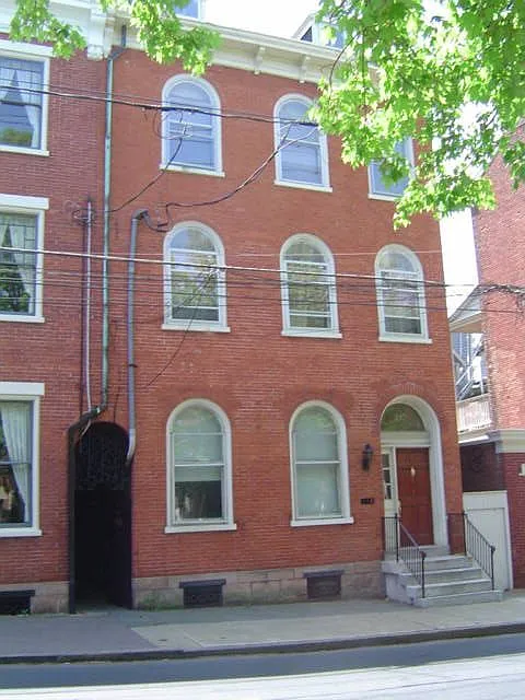 7 Apartments