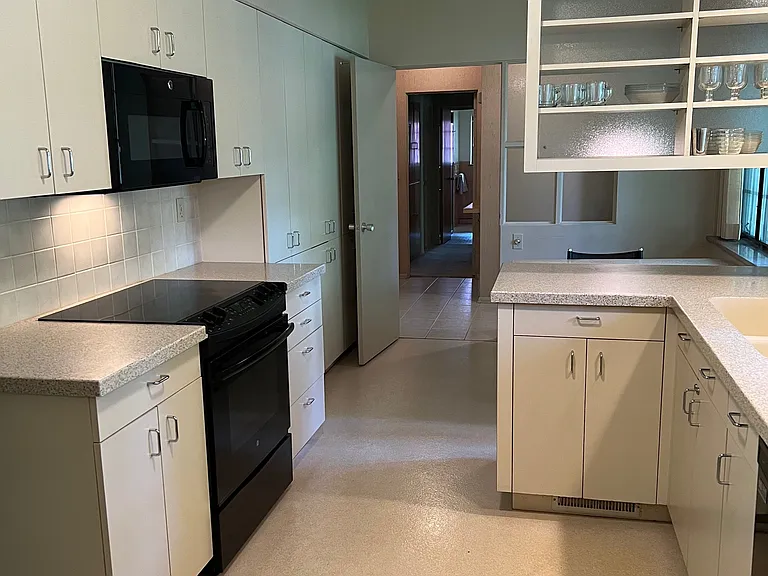 1413 Crescent Dr — Photo 6