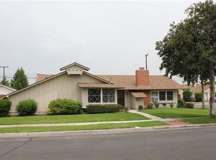 3221 Oak Knoll Dr, Los Alamitos, CA 90720