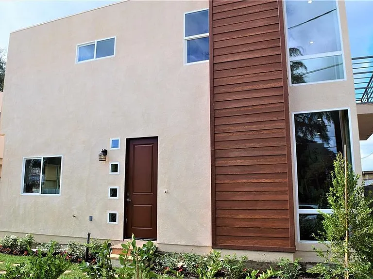 9237 Wakefield Ave — Photo 3