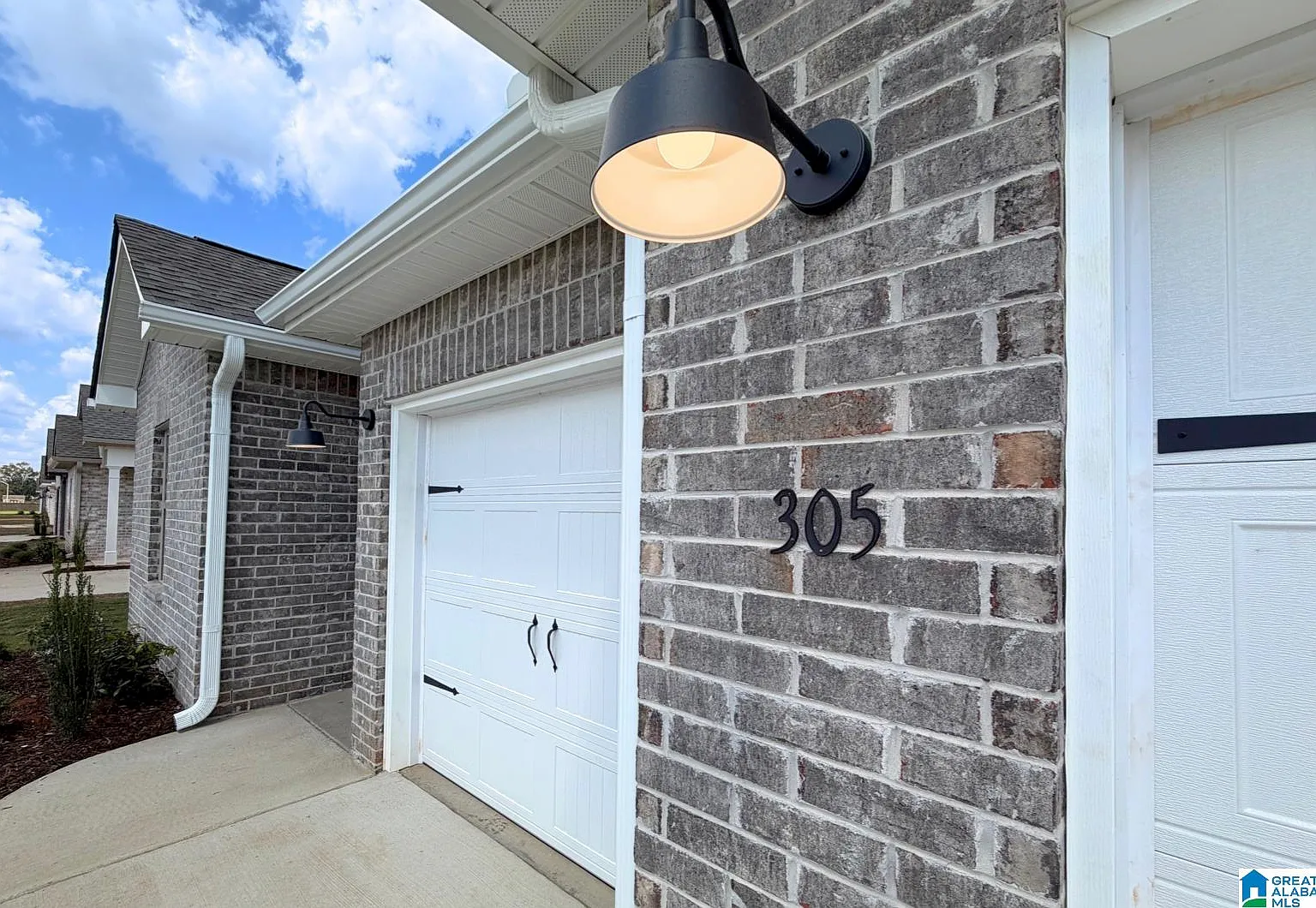 4 bed, 3.0 bath, 2173 sqft, $2,100 — Photo 3