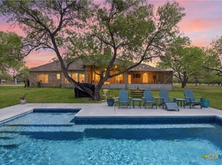 105 Old Campbell Rd, Seguin, TX 78155