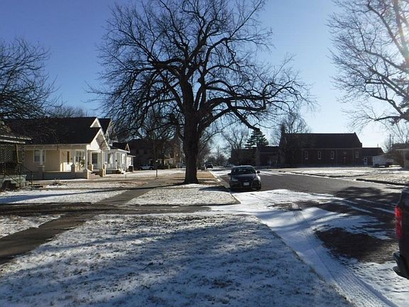 5th image of 222 N Ninnescah St