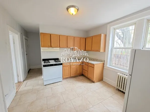 727 S 13th St #1, Newark, NJ 07103