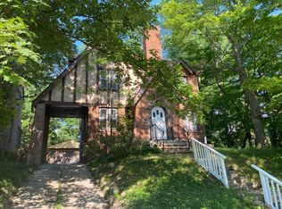 2033 Staunton Rd, Cleveland, OH 44118