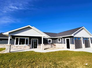 2258 Overlook Ridge Ct, Watertown, SD 57201