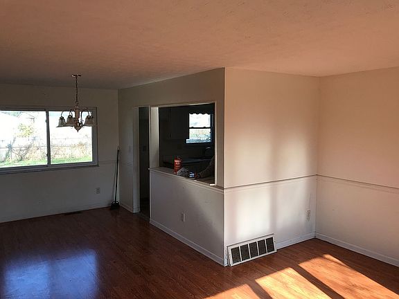 2nd image of 5370 Wendover Dr